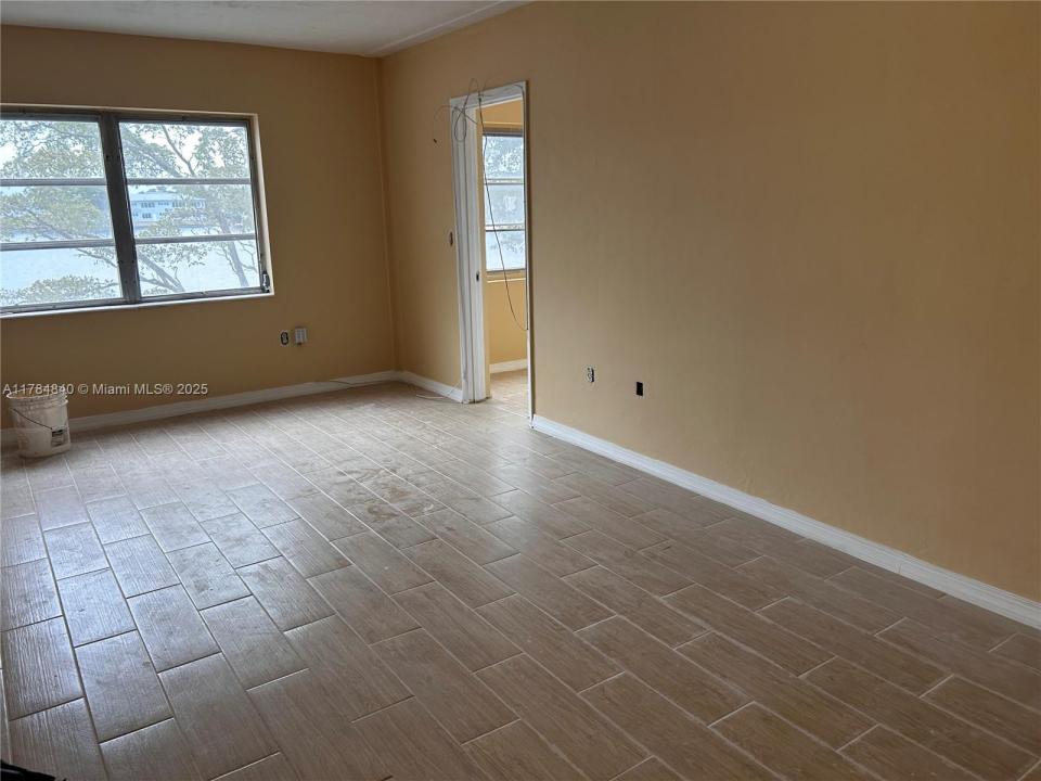 18900 NE 3rd Ct 520, Miami, Flórida 33179, Estados Unidos