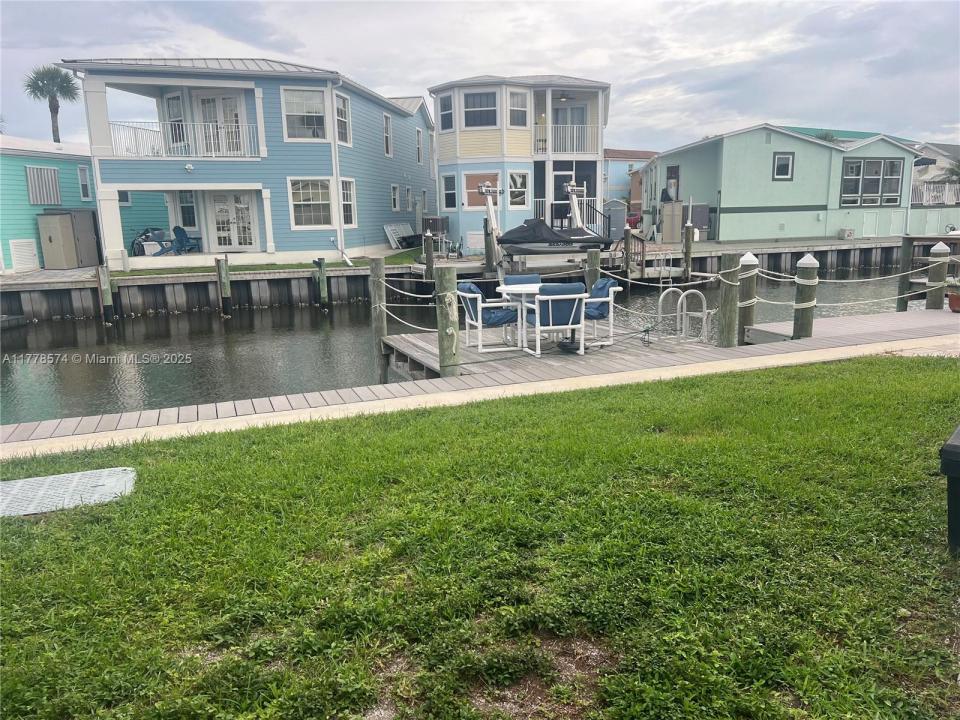 2064 Nettles Blvd, Jensen Beach, Florida 34957, Stati Uniti