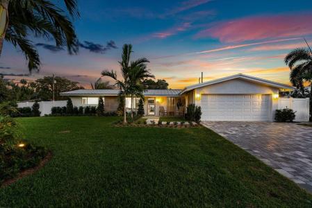 902 SW 27th Place, Boynton Beach, Florida 33435