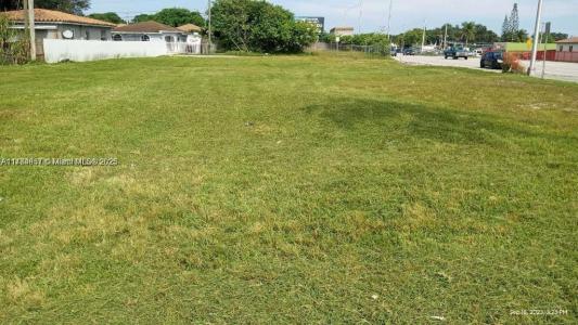 1477 NW 79th St, Miami, Florida 33147, USA