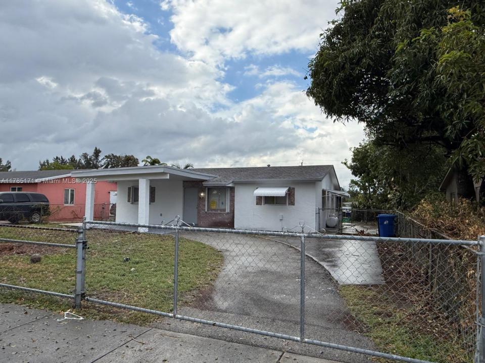 2631 NW 25th St 0, Fort Lauderdale, Florida 33311, Estados Unidos