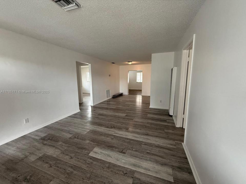 2631 NW 25th St 0, Fort Lauderdale, Florida 33311, Estados Unidos