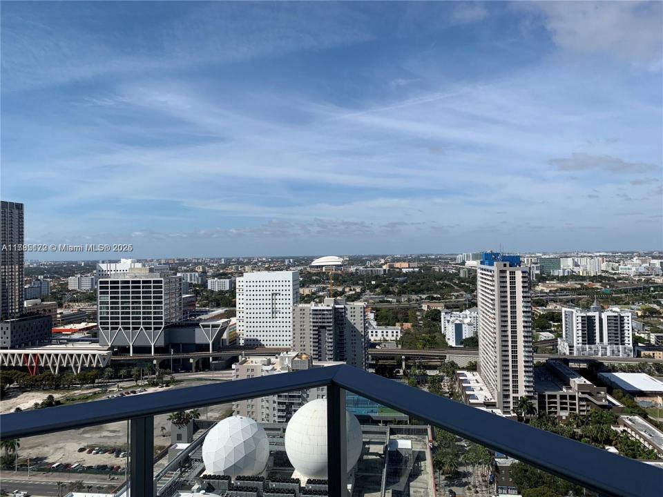 851 NE 1st Ave 3002, Miami, Florida 33132, Stati Uniti