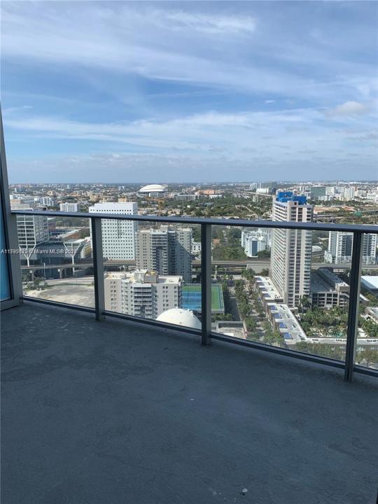 851 NE 1st Ave 3002, Miami, Florida 33132, Stati Uniti