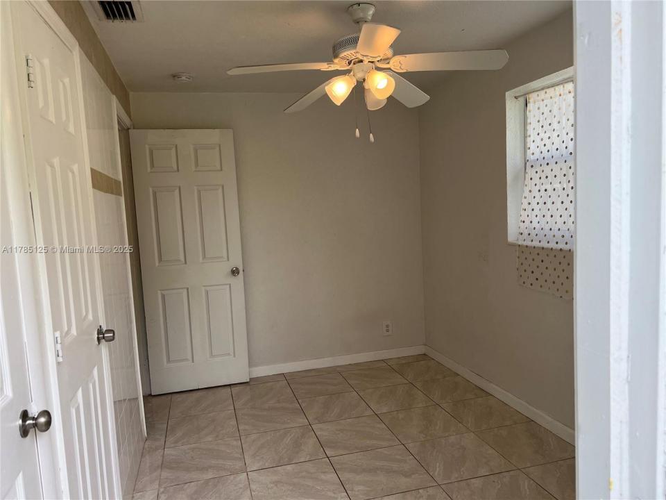 236 NW 9th Ave, South Bay, Florida 33493, Amerika Birleşik Devletleri