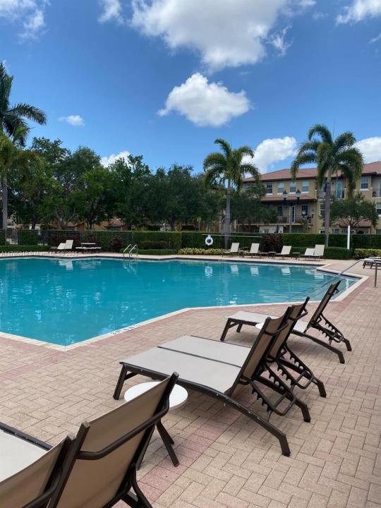 964 SW 147th Ave 2606, Pembroke Pines, Floride 33027, États-Unis