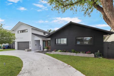 8910 SW 159th Ter, Palmetto Bay, Florida 33157, USA