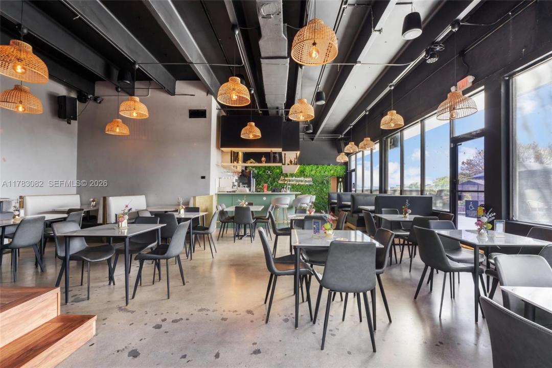10648 FOUNTAINBLEAU BLVD, Miami, Florida 33172, Stati Uniti