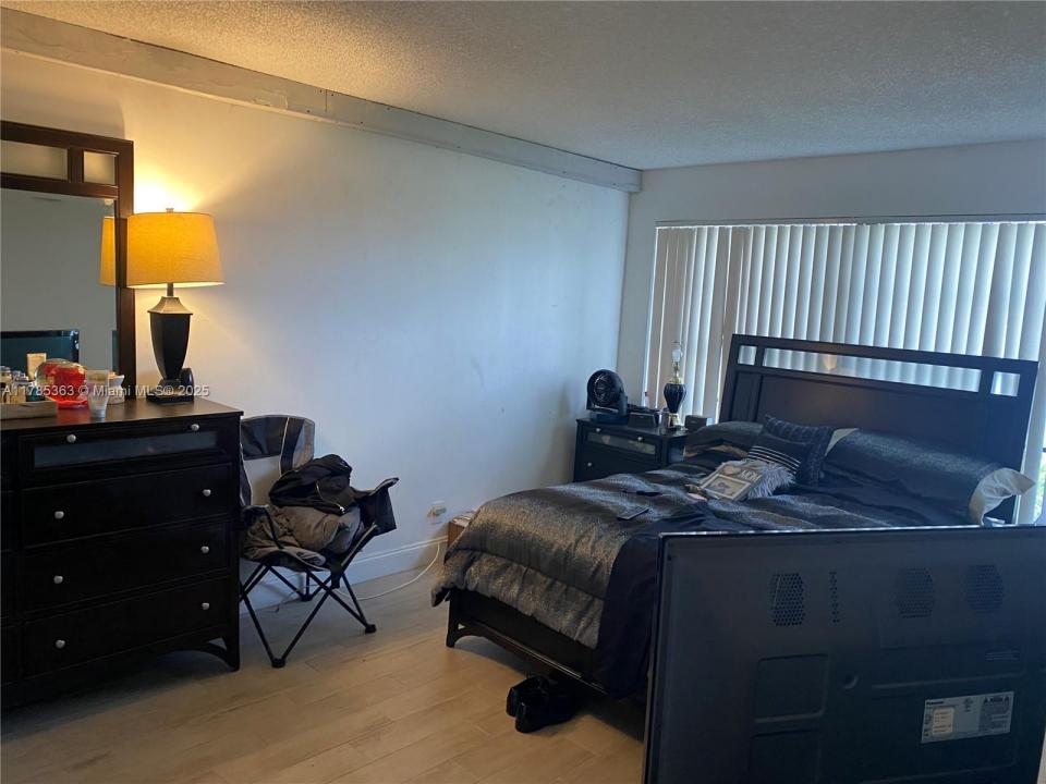 202 Lake Pointe Dr 105, Oakland Park, Florida 33309