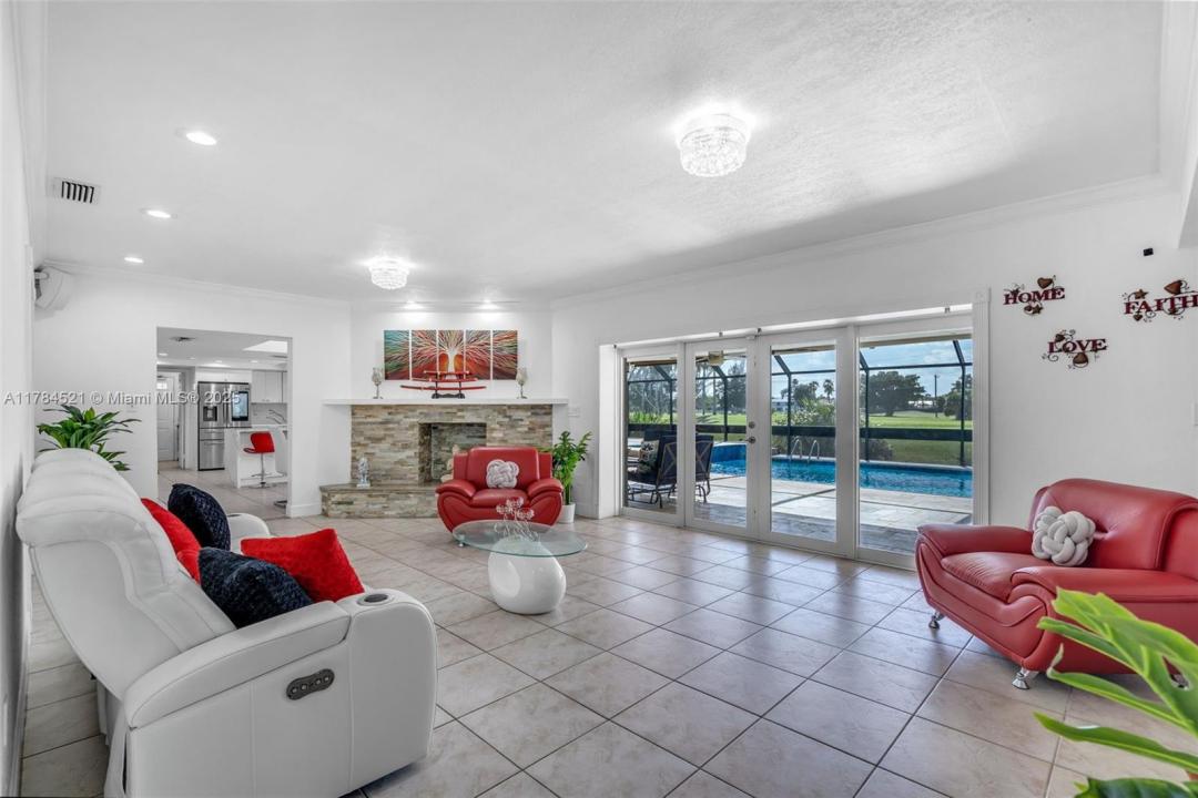 19640 W Saint Andrews Dr, Hialeah, Florida 33015, Estados Unidos