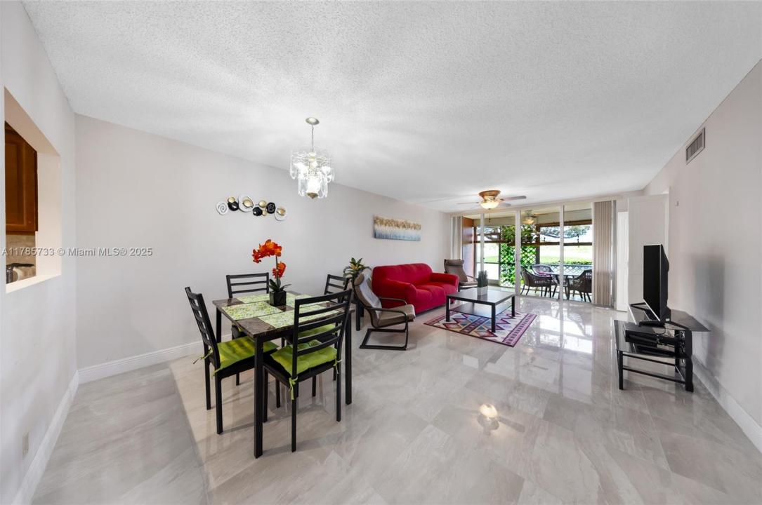 Pompano Beach, Florida 33069, USA