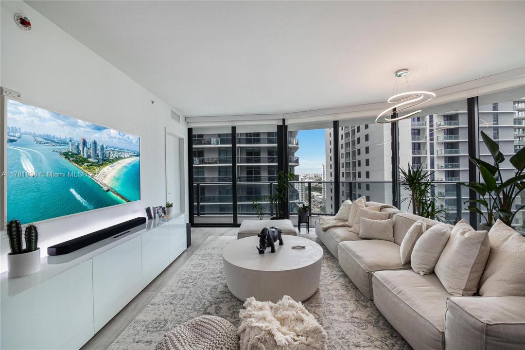 45 SW 9th St 1508, Miami, Florida 33130, Estados Unidos