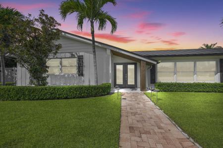 206 Colony Road, Jupiter Inlet Colony, Florida 33469