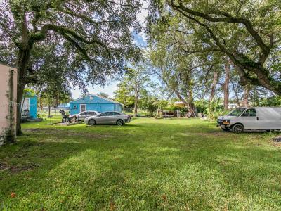 7946 NW 12th Pl, Miami, Florida 33147, USA