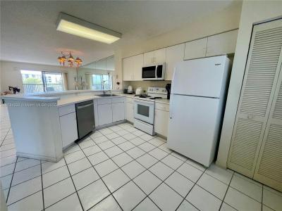 2334 S Cypress Bend Dr 505, Pompano Beach, Florida 33069, USA