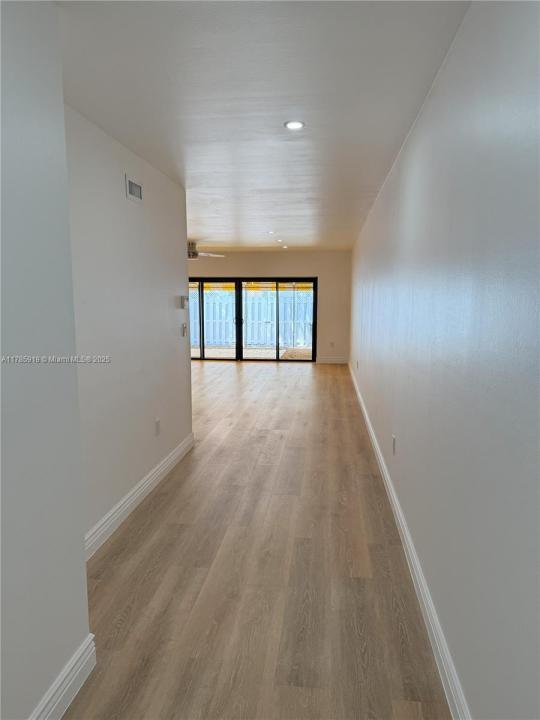 16528 Bridge End Rd, Miami Lakes, Florida 33014
