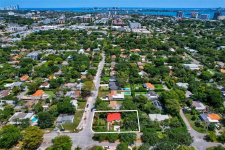 12075 NE 10th Ave, Biscayne Park, Florida 33161, USA