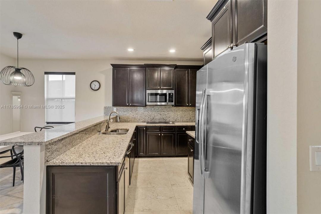 10075 NW 86th Ter, Doral, Florida 33178, USA