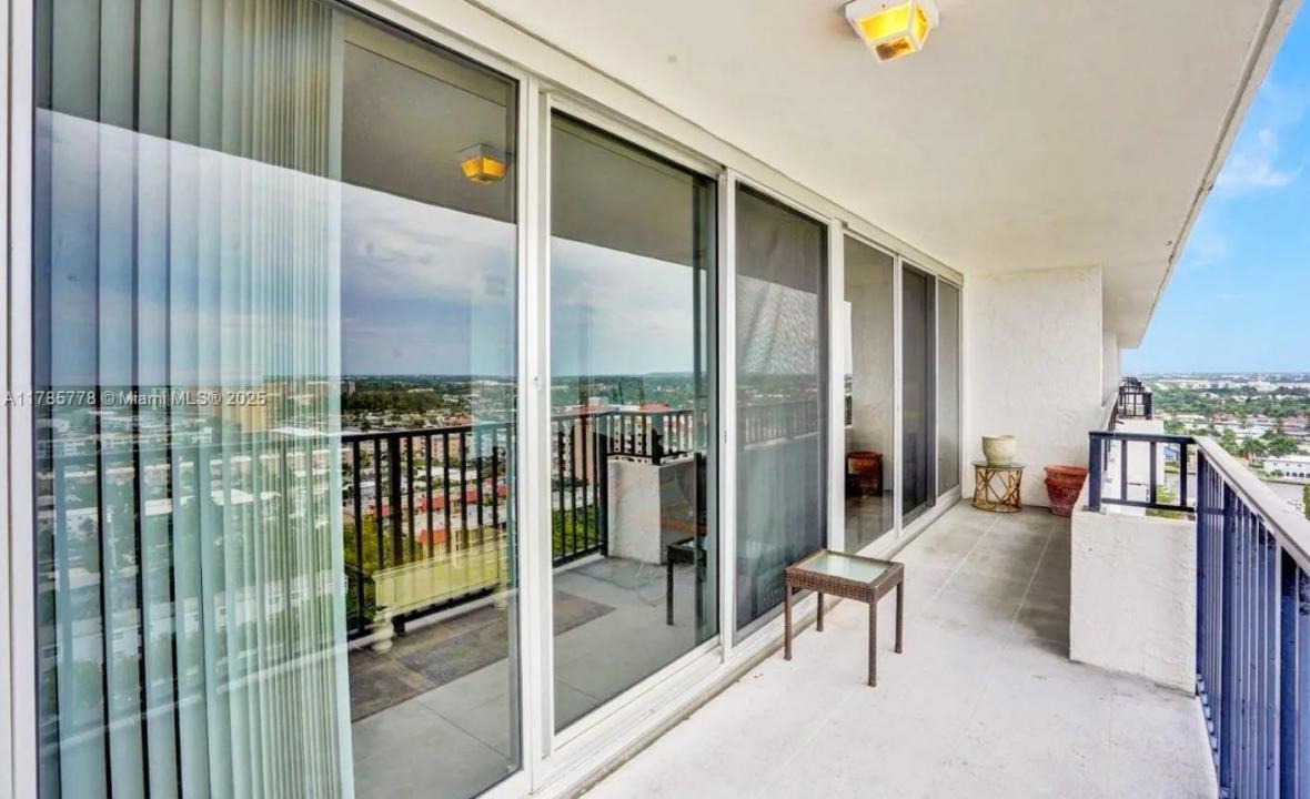 531 N Ocean Blvd 1909, Pompano Beach, Florida 33062