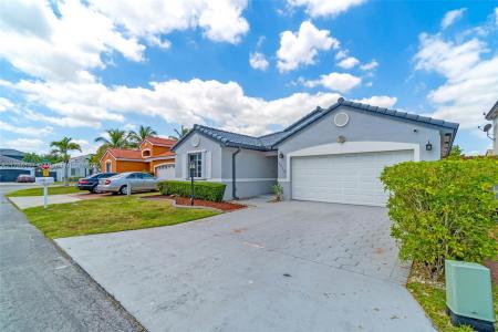 8612 SW 159th Pl, Miami, Florida 33193, USA