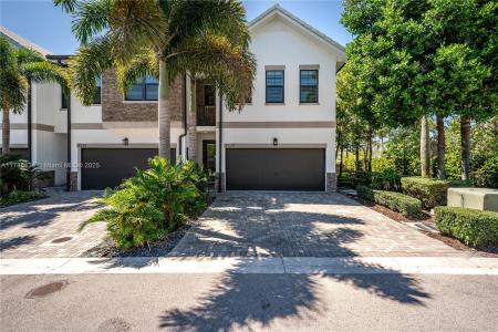 4538 S Aqua Bella Ln, Dania Beach, Florida 33312, USA