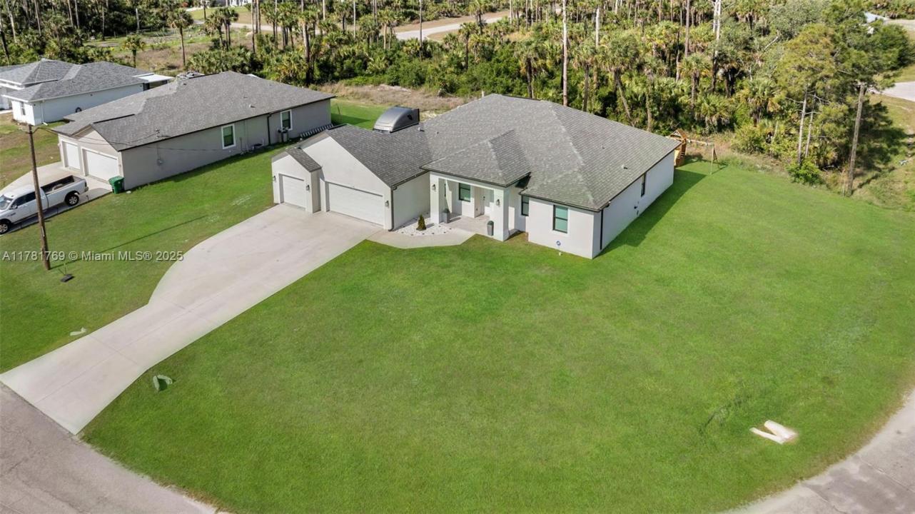 1158 E Benbow Cir, La Belle, Florida 33935, Estados Unidos