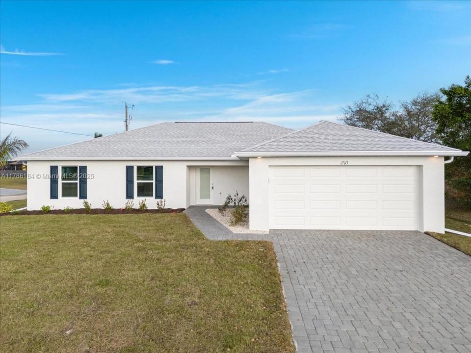 1203 NW 4th PL, Cape Coral, Florida 33993