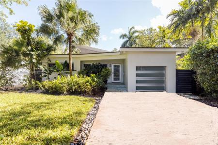 420 NE 87 St, El Portal, Florida 33138, USA
