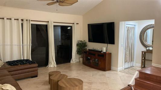 1634 N 15th terrace, Hollywood, Florida 33020, USA
