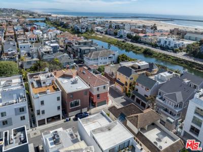 Roma Court, Marina Del Rey, California 90292