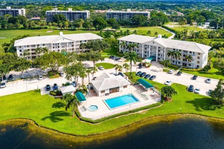 6085 Balboa Cir 403, Boca Raton, Florida 33433, USA
