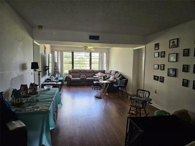 6085 Balboa Cir 403, Boca Raton, Florida 33433, USA