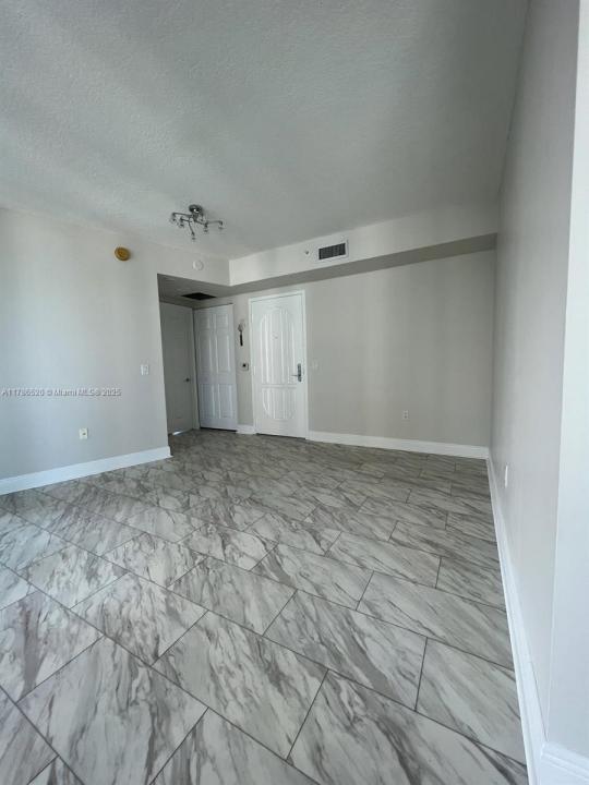 3370 Hidden Bay Dr 610, Aventura, 佛罗里达州 33180, 美国