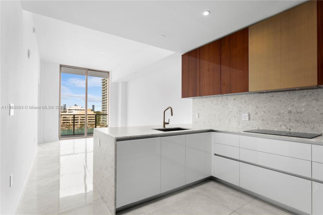 2678 Tigertail Ave 612, Miami, Florida 33133, HOA KỲ