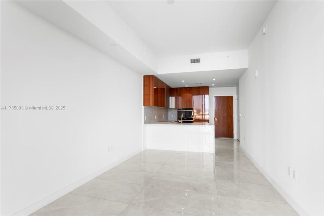 2678 Tigertail Ave 612, Miami, Florida 33133, HOA KỲ