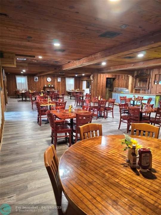 2405 US Highway 441, Okeechobee, Florida 34974