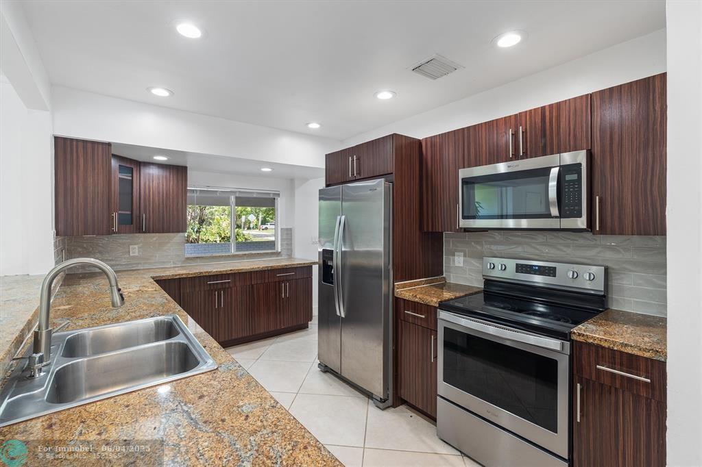 4460 NE 13th Ter, Oakland Park, Florida 33334