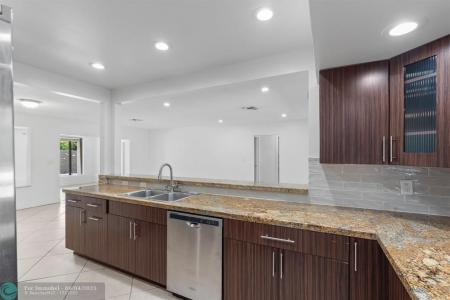 4460 NE 13th Ter, Oakland Park, Florida 33334
