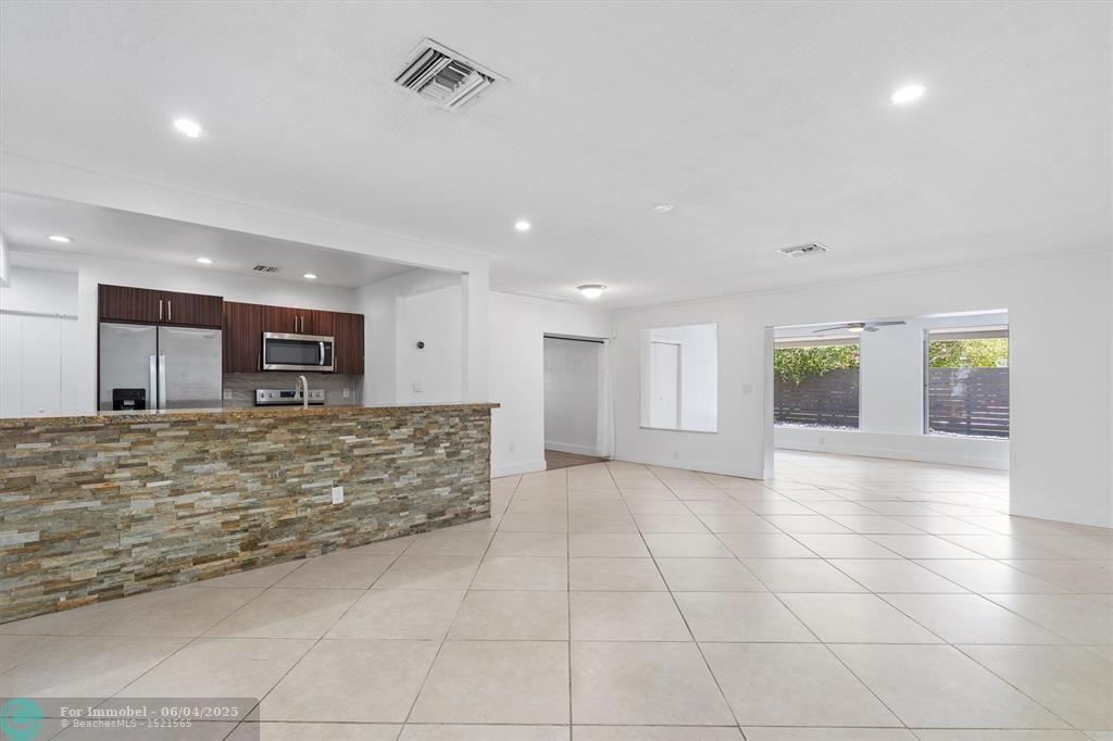 4460 NE 13th Ter, Oakland Park, Florida 33334
