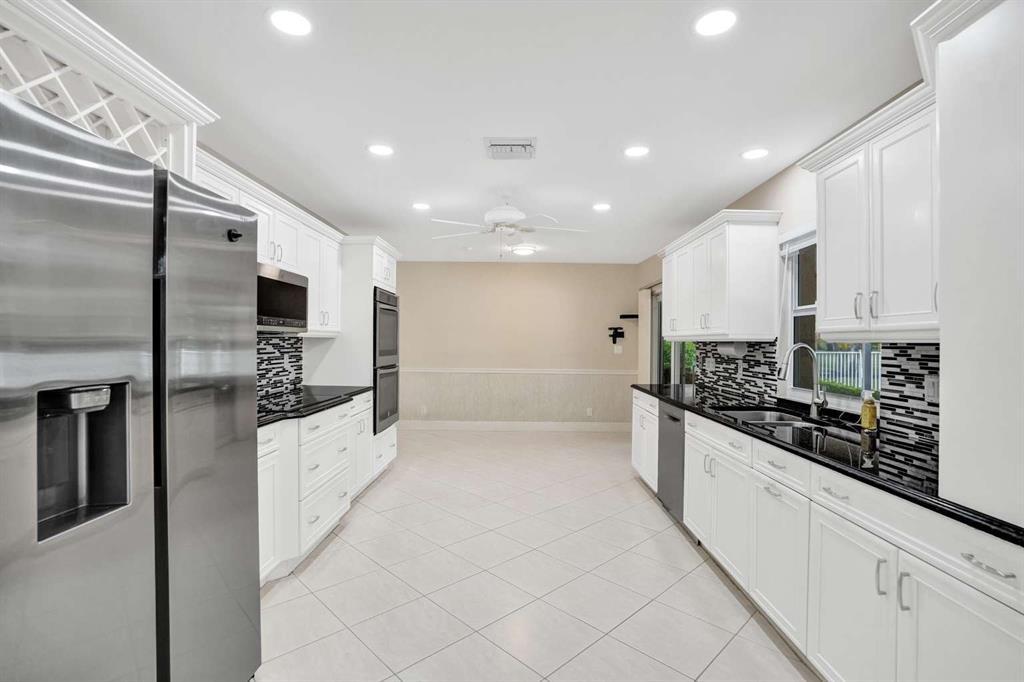 2527 Deer Creek Lakes Dr, Deerfield Beach, Florida 33442