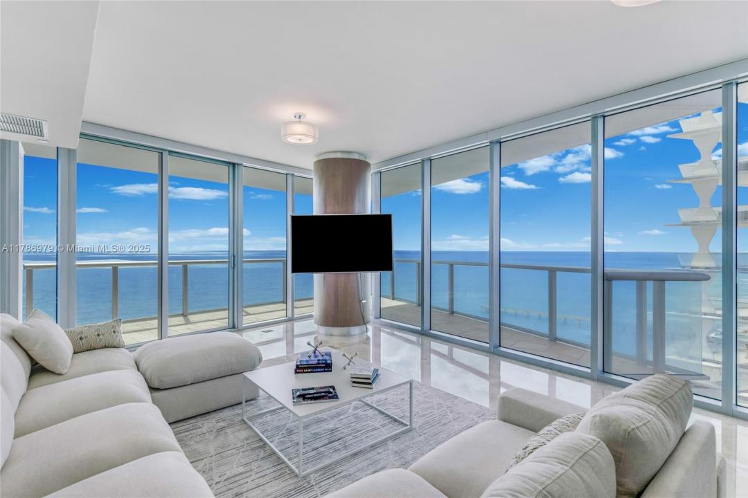 17001 Collins Ave 2401, Sunny Isles Beach, Florida 33160, USA
