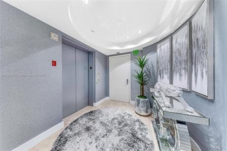 17001 Collins Ave 2401, Sunny Isles Beach, Florida 33160, USA