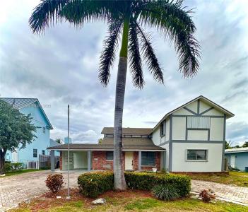 2727 NE 31st Ct, Lighthouse Point, Florida 33064, USA
