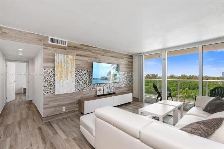100 Bayview Dr 625, Sunny Isles Beach, Florida 33160, USA