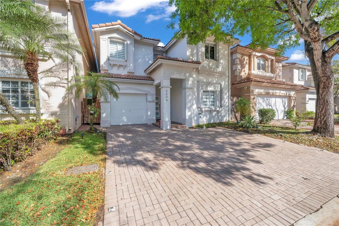 6694 NW 107th Pl, Doral, Florida 33178