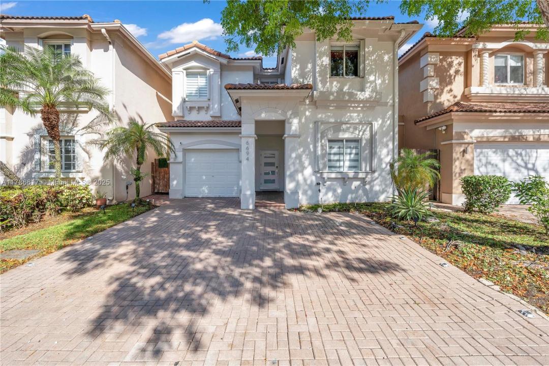 6694 NW 107th Pl, Doral, Florida 33178
