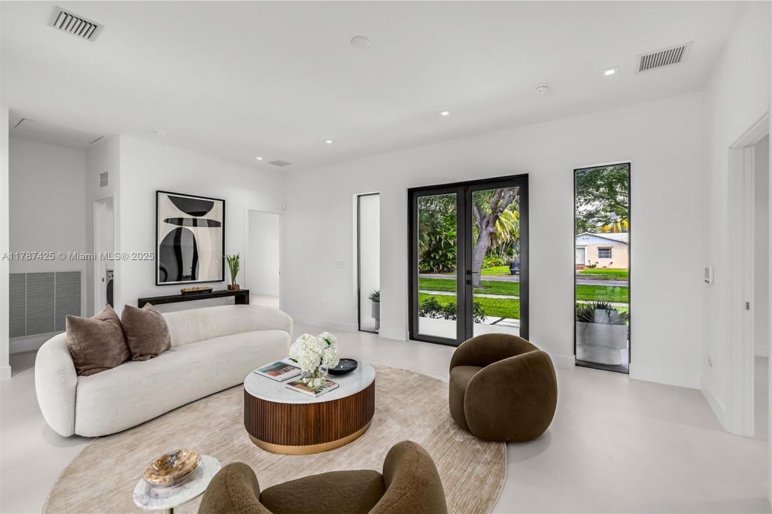 144 NW 110th St, Miami Shores, 佛罗里达州 33168, 美国