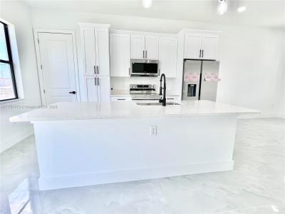 2819 18TH ST SW, Lehigh Acres, Florida 33976, USA