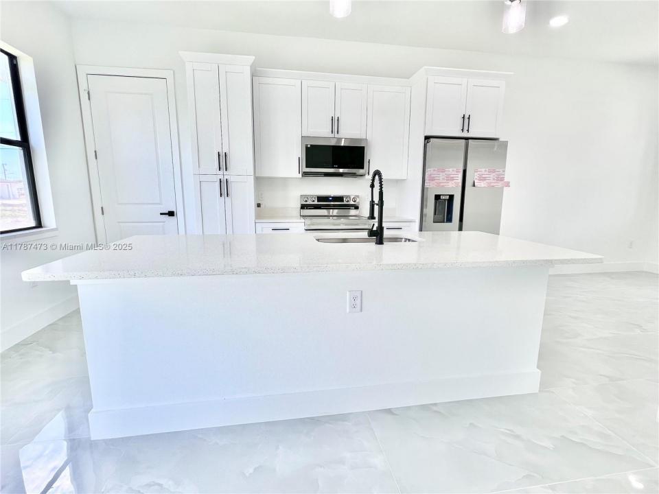2819 18TH ST SW, Lehigh Acres, Florida 33976, Amerika Birleşik Devletleri