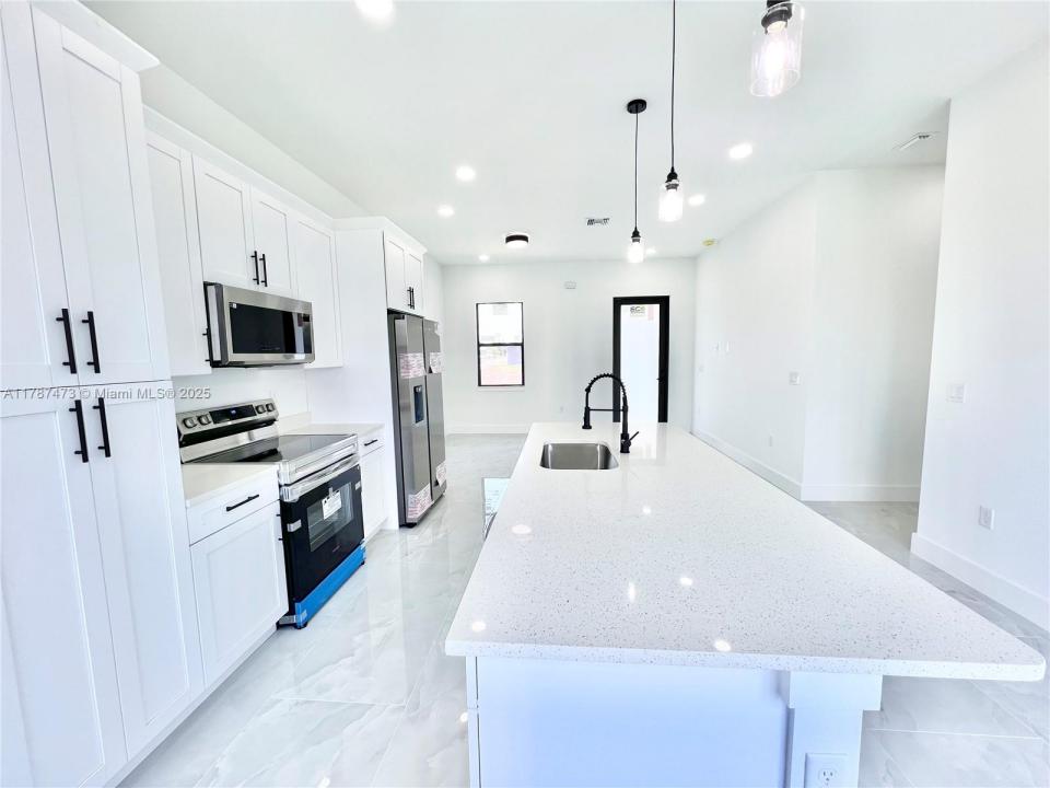 2819 18TH ST SW, Lehigh Acres, Florida 33976, Amerika Birleşik Devletleri